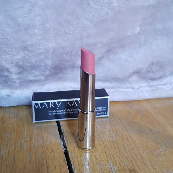 True Dimensions Sheer Lipstick - Picture 2 of 2